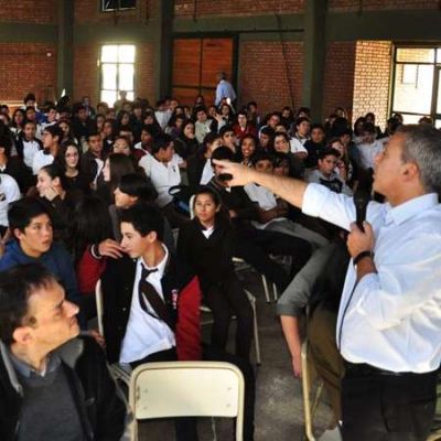 Realizaron charla sobre prevenci�n y seguridad vial para estudiantes secundarios en Chepes