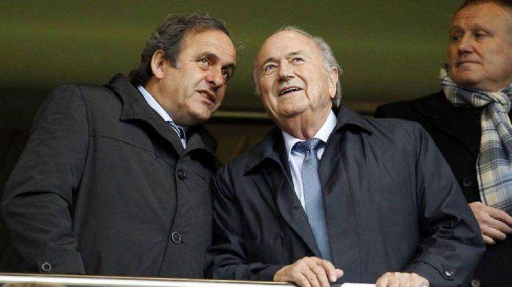 Platini prepara una respuesta de la UEFA contra Blatter