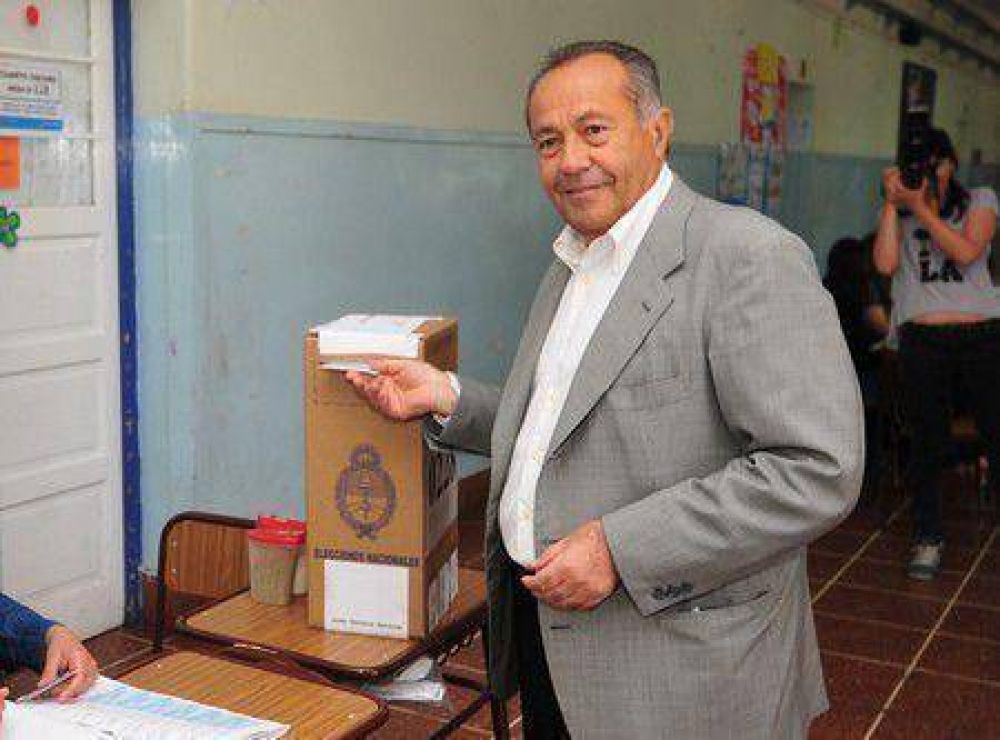  Qu porcentaje de votos sac El Adolfo cuando fue candidato a presidente en 2003?