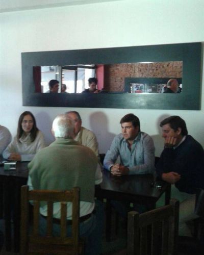 Mor�n acompa�� a Vidal en Los Toldos y ayer toc� timbre