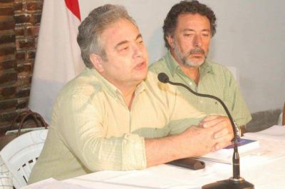 Sim�n P�rez pidi� que se cumpla la ley sobre publicidad callejera