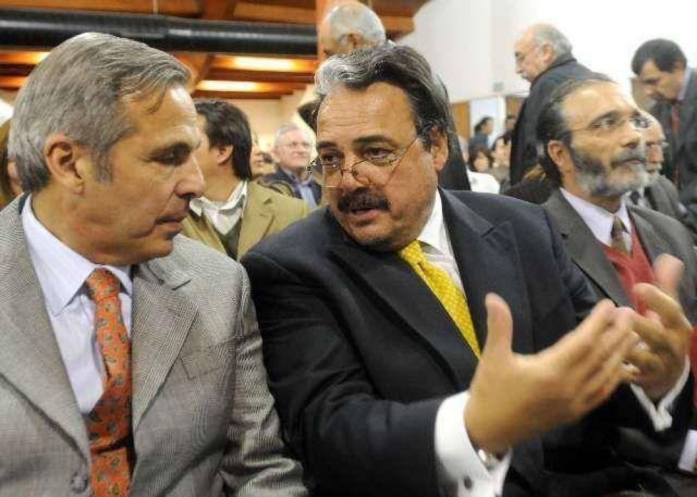 *Chihuido I: un solo grupo ofrece financiar casi el total