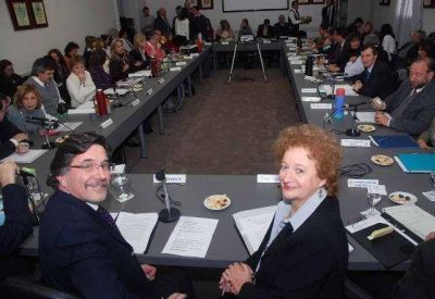 *Neuqu�n no extiende clases; R�o Negro s�