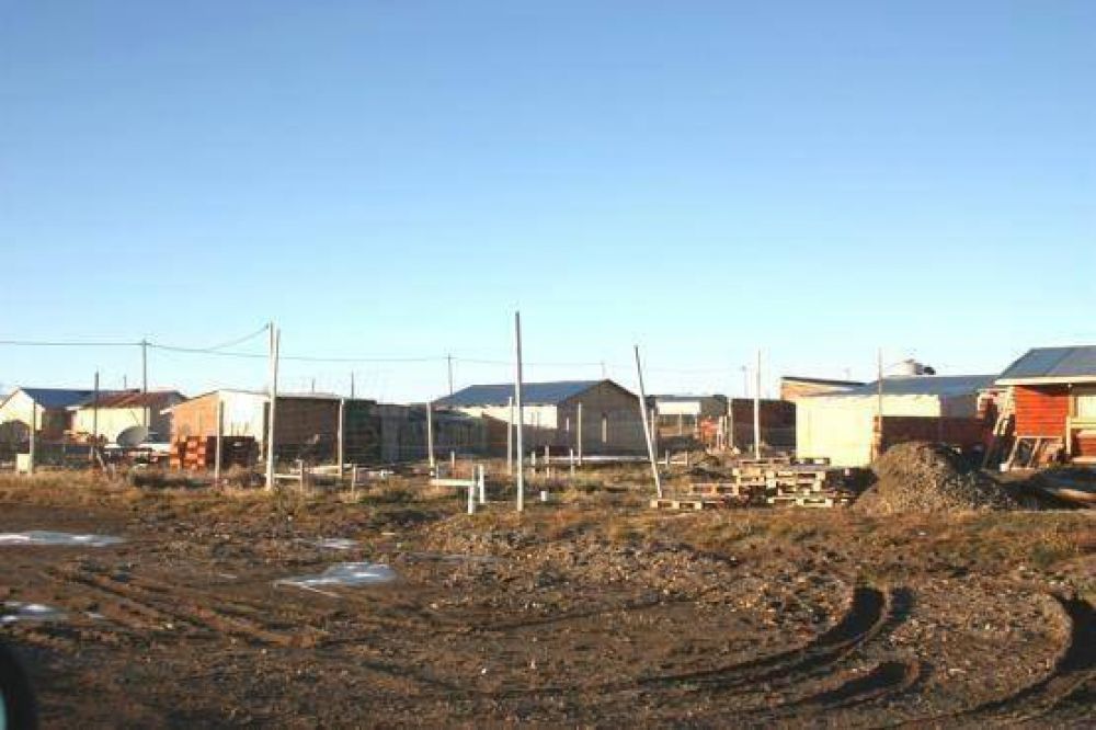 Vecinos del Bicentenario II sin agua hace un mes