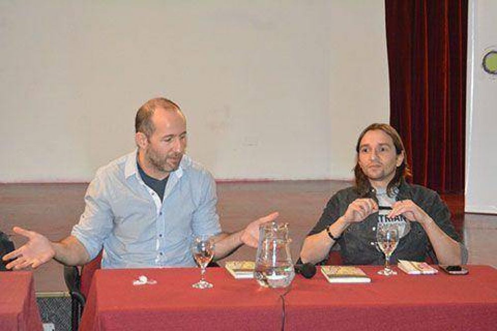 Luis Mey present� su libro �Diario de un librero�