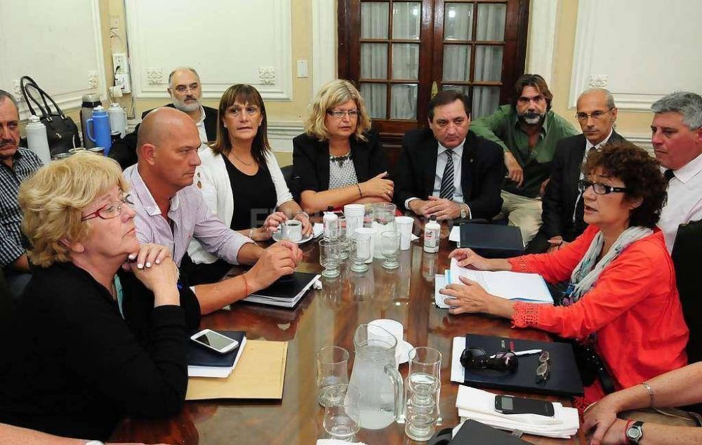 Se re�ne la paritaria docente