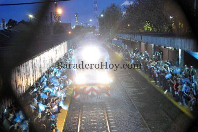 D�a Hist�rico: Volvi� el tren a Campana y Z�rate.