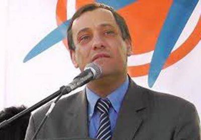 Iud: �El gobernador cree que todos somos como su gobierno�