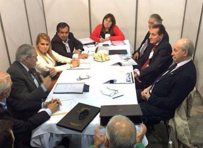 NOA � Parlamentarios sientan bases para la creaci�n del Mercado Com�n