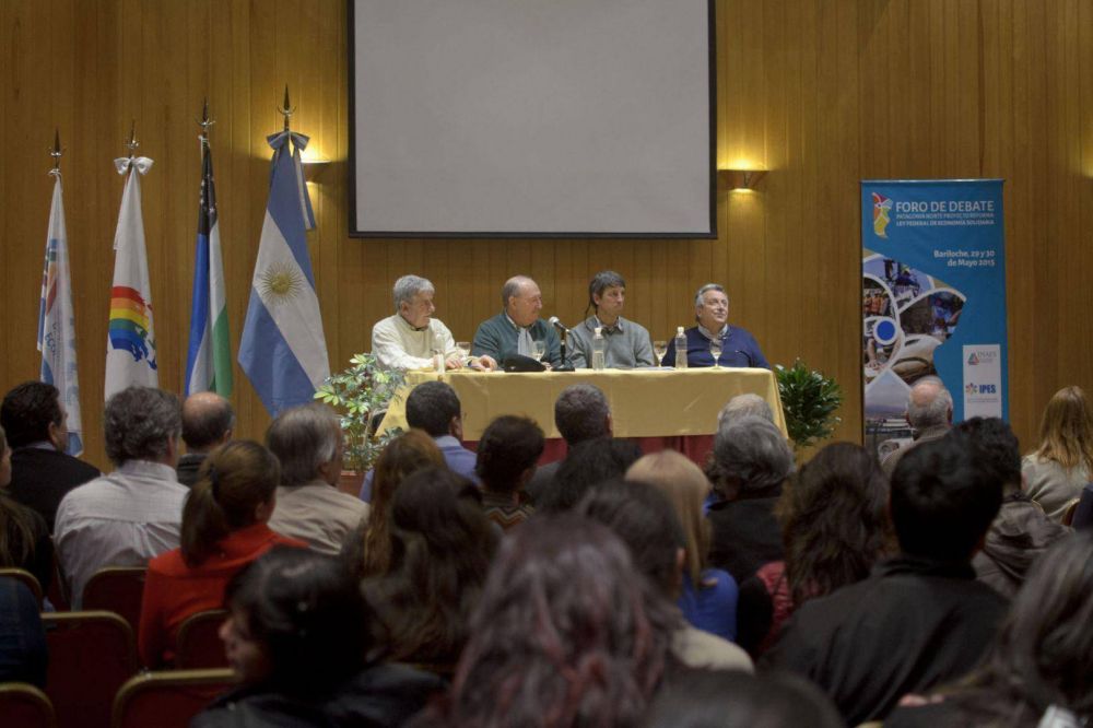 Se debati� en Bariloche iniciativa sobre econom�a solidaria