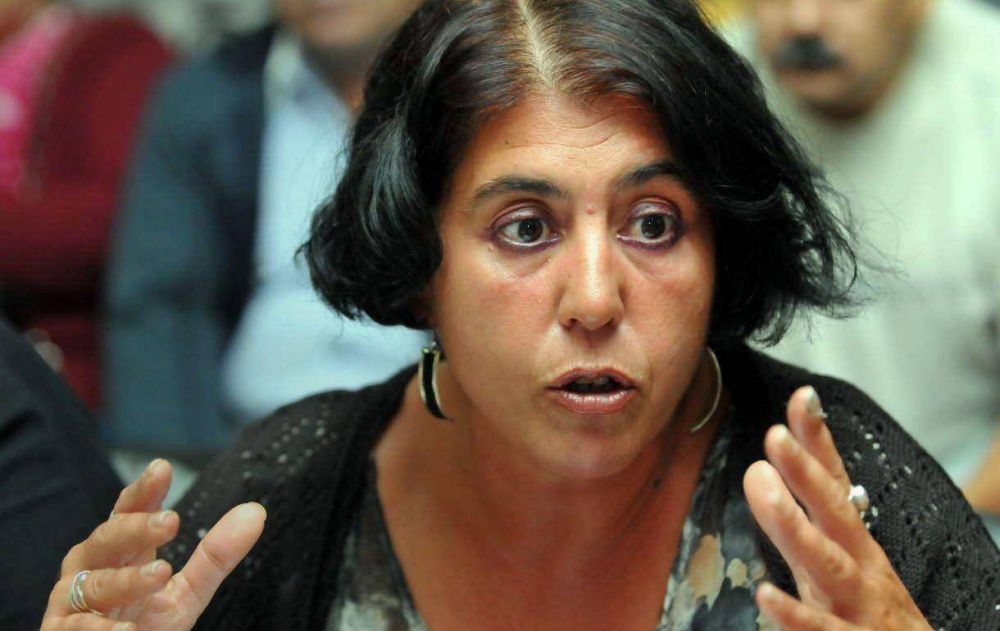 Los gremios se quejan por el retroactivo y la oposici�n insiste con los pases a planta