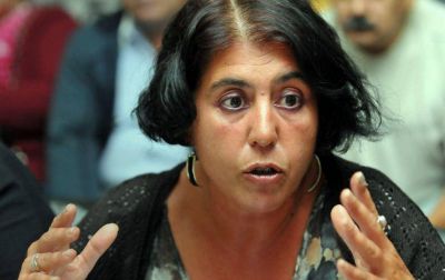Los gremios se quejan por el retroactivo y la oposici�n insiste con los pases a planta