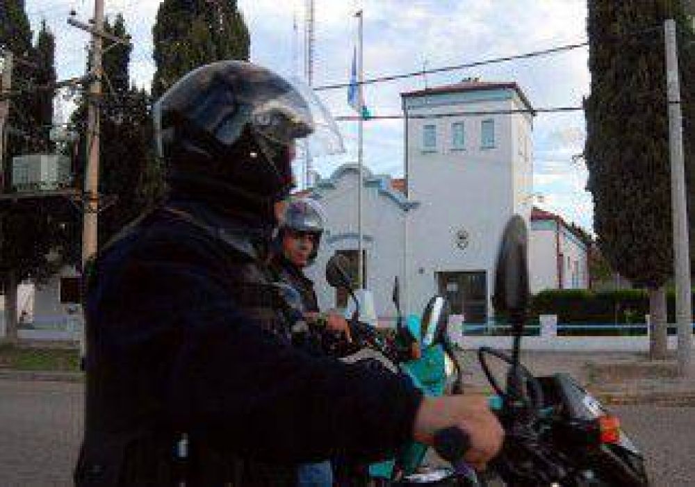 Quiso desalojarlos y les prendi� fuego la casilla 