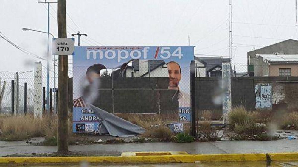 Desde el MPF culpan al FPV por la rotura de los carteles proselitistas