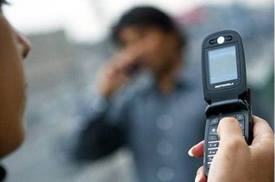 Diputada convoca a boicot contra el aumento de telefon�a celular