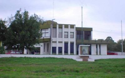 Polic�as aprehendidos por robar repuestos