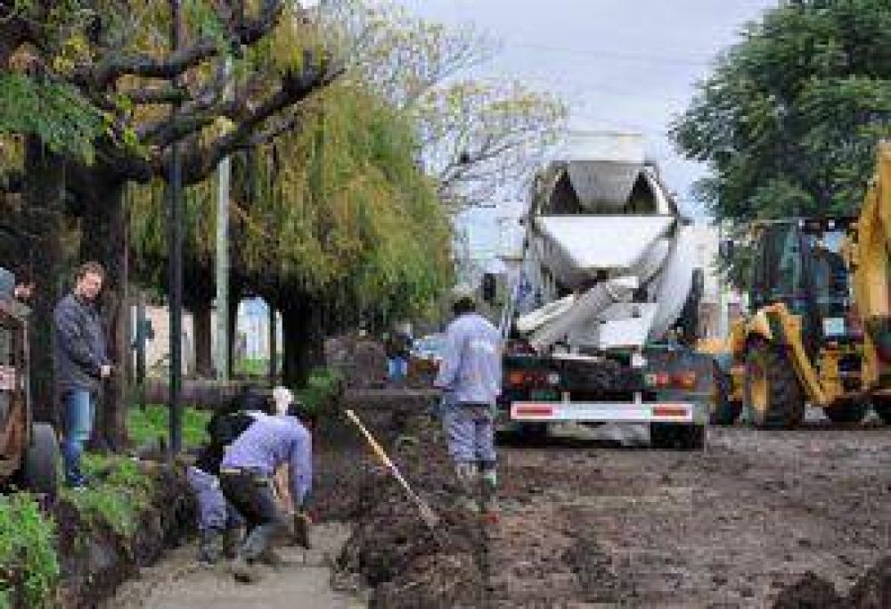 Comenzaron los trabajos en la calle Coronel Su�rez