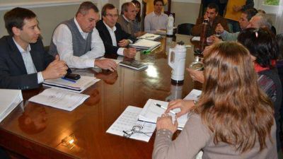 Estatales se re�nen con Econom�a por recategorizaciones