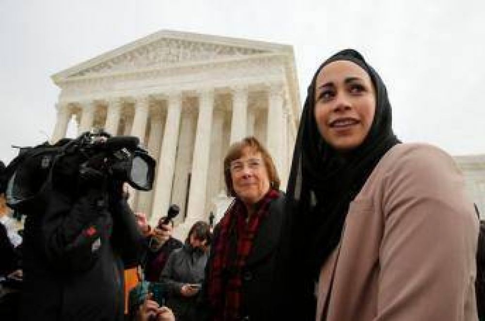 Corte Suprema de EEUU respalda a musulmana a la que se neg empleo por portar velo