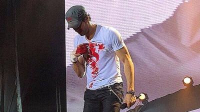Enrique Iglesias se somete a una cirug�a reconstructiva en la mano