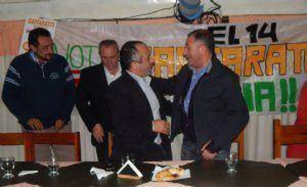 Juez visit� San Antonio y respald� la candidatura de Jorge Caffaratti