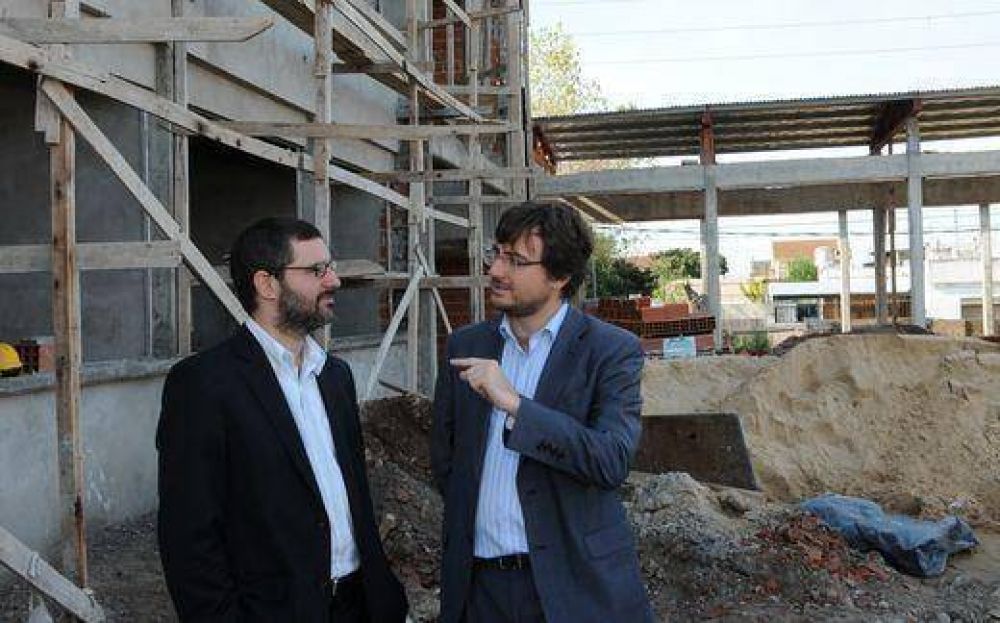 Lucas Ghi y Hern�n Sabbatella recorrieron la construcci�n de tres nuevas escuelas