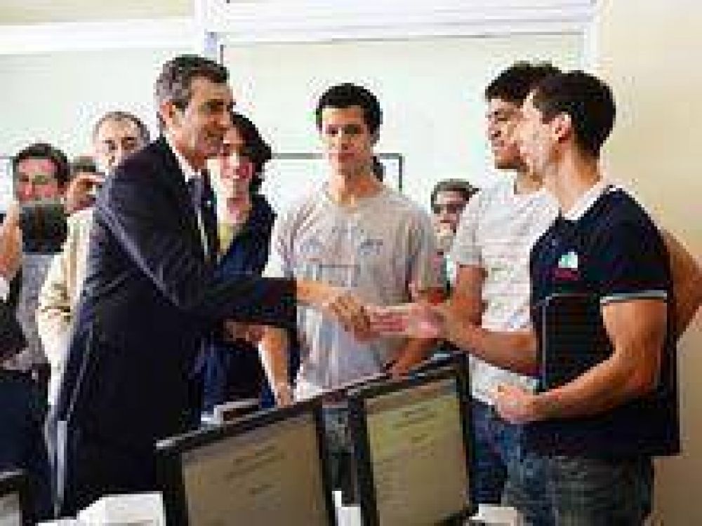 �Estoy convencido que yo represento mucho mejor que Scioli el proyecto�