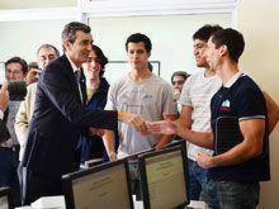 �Estoy convencido que yo represento mucho mejor que Scioli el proyecto�