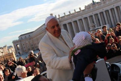 Papa Francisco: Debe avergonzarnos que tantas familias vivan en la pobreza