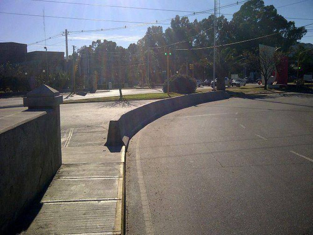  Sin la senda elevada, piden un puente peatonal en la avenida del Fundador
