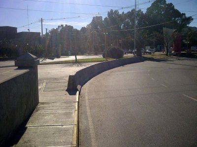  Sin la senda elevada, piden un puente peatonal en la avenida del Fundador
