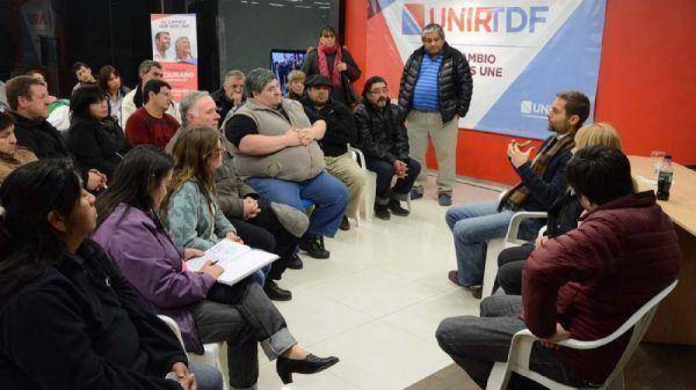 Sciurano y Boyadji�n se reunieron con la Asociaci�n Civil Chacra Fueguina