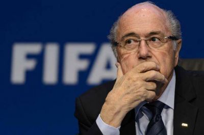 Blatter, el final: presionado, dejar� la FIFA y se abre una sucesi�n compleja
