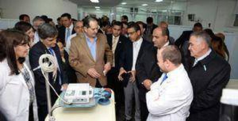 Seg�n Manzur, los hospitales tucumanos tienen 