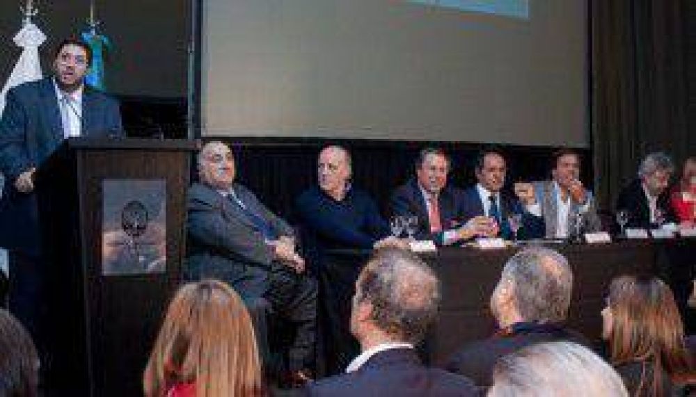Olmos logr� reunirle a Scioli todo el poder judicial de la Ciudad