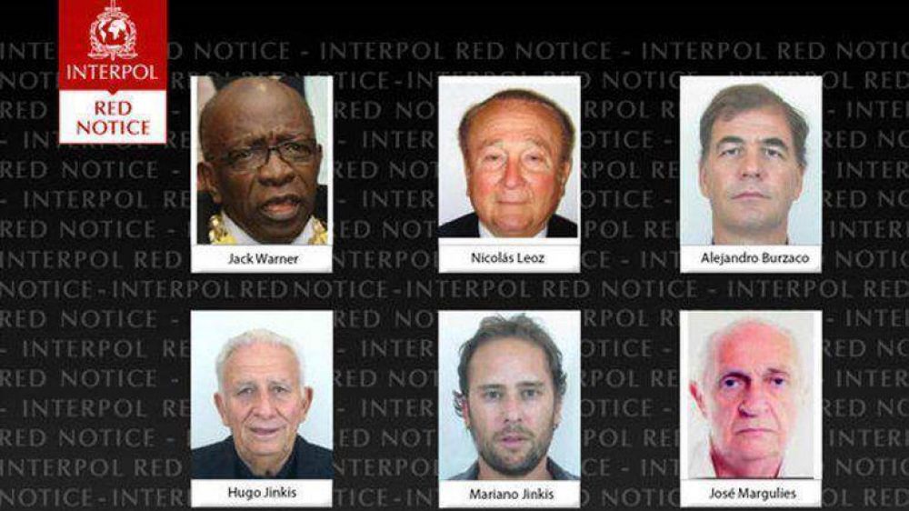 Interpol emiti� alertas rojas contra dos ex directivos de la FIFA y cuatro empresarios