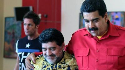 Maduro propuso que Diego sea el próximo presidente de la FIFA
