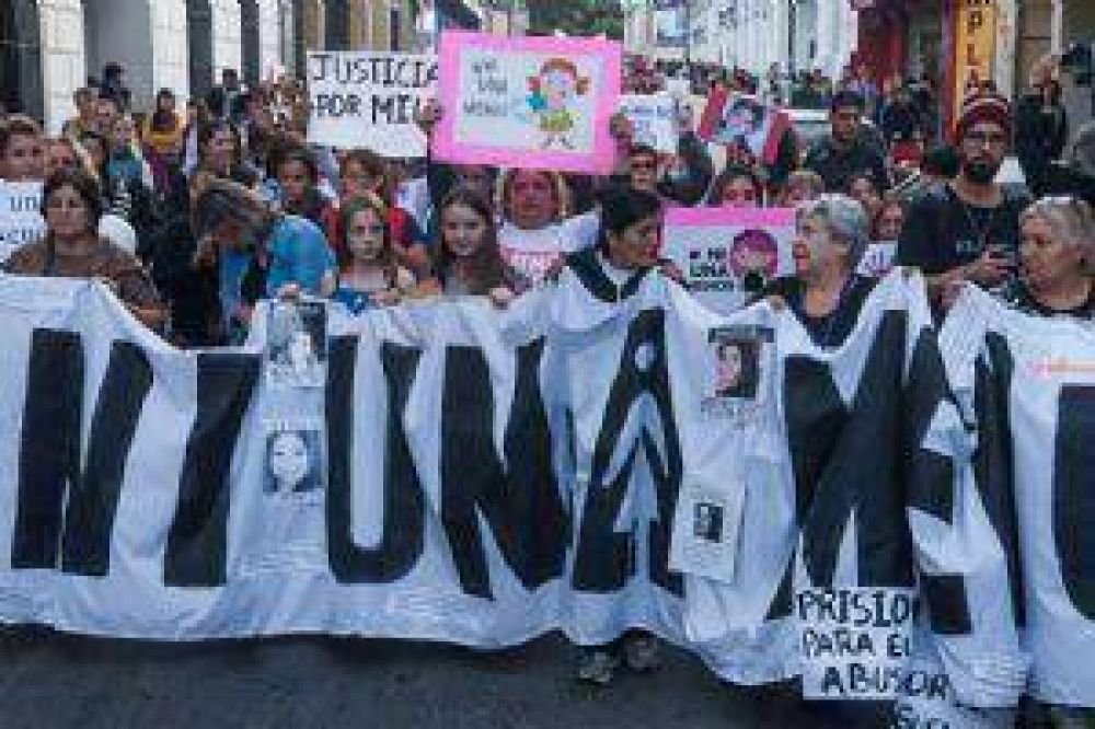 Multitudinaria convocatoria a la marcha contra la violencia