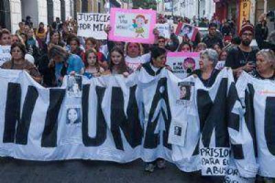 Multitudinaria convocatoria a la marcha contra la violencia