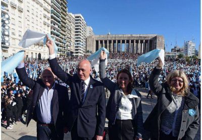 M�s de 20 mil chicos de toda la provincia prometieron lealtad a la Bandera