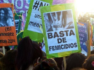 Una multitud colm� el Monumento en contra de la violencia de g�nero