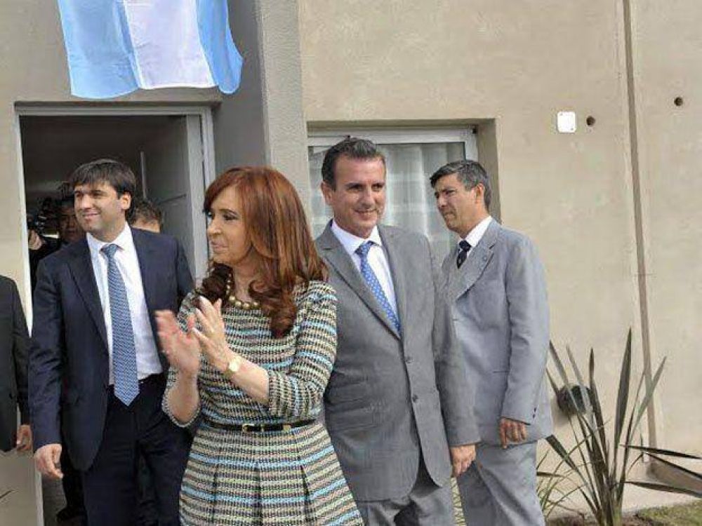 Cristina, Bossio y P�rez recorrieron el desarrollo urban�stico Procrear de Maip�