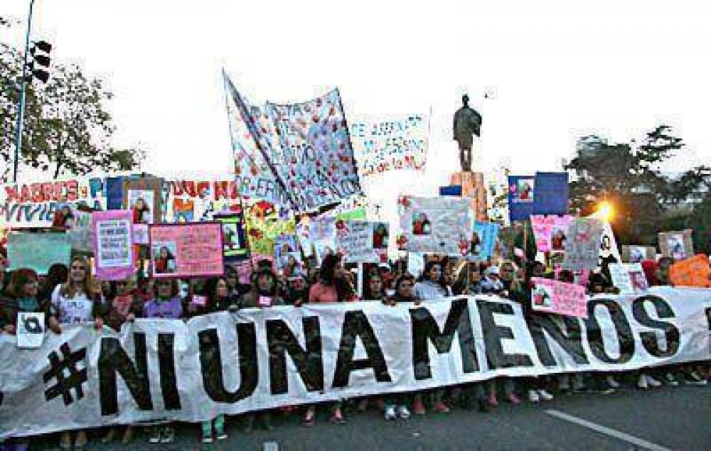Miles de personas se movilizaron por #NiUnaMenos en las calles de la ciudad