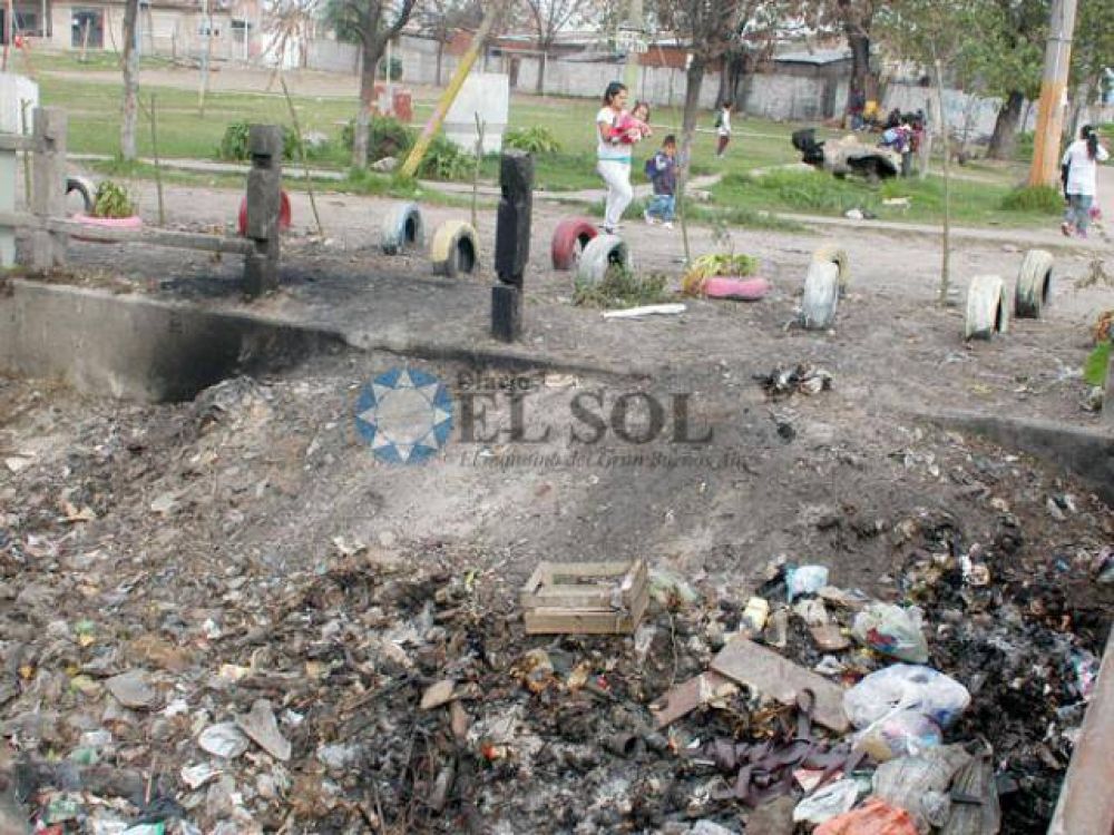 Otra vez hay basura a la vera de los arroyos