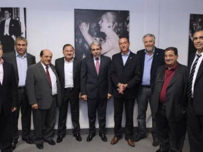 AF junto a los intendentes
