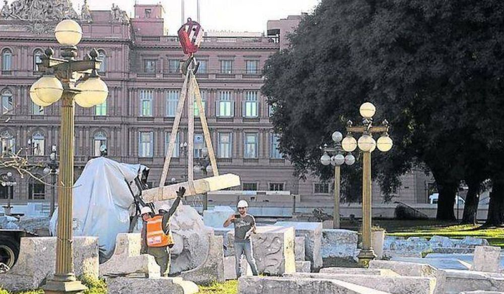Pol�mica: Comenzaron a mover las piezas de Col�n