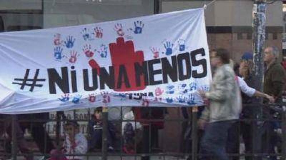 #NiUnaMenos: En nuestra ciudad mas de cinco mil personas marcharon en Plaza Lbertad