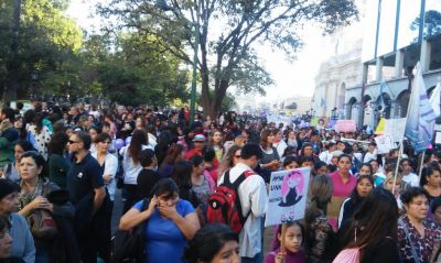 En Salta m�s de 10.000 personas participaron de #NiUnaMenos