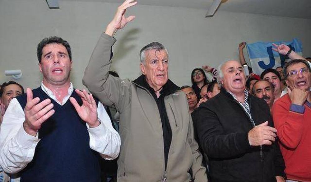 La f�rmula U�ac-Lima se present� ante una multitud en el PJ