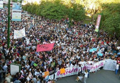 Un reclamo que colm� las plazas entrerrianas